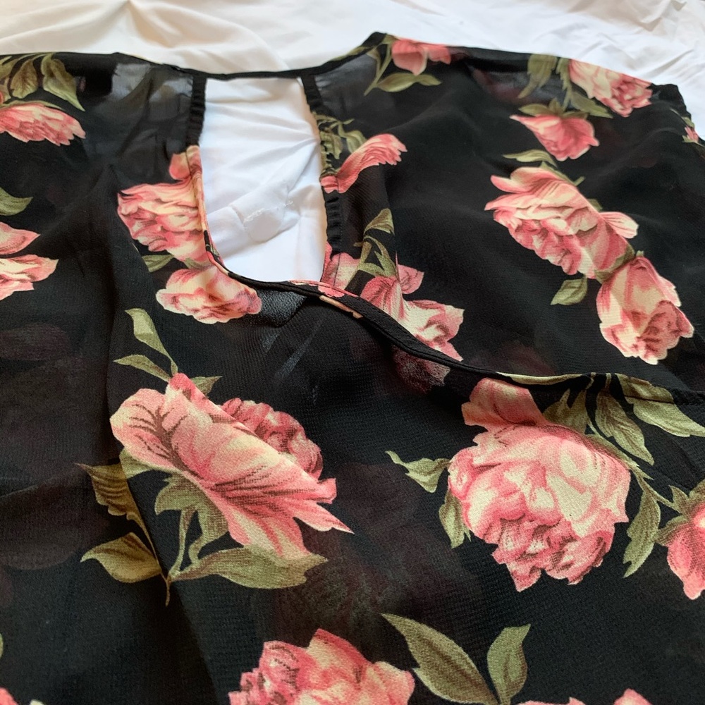 Floral Sheer Blouse - Picture 5 of 6